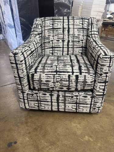 Blue Mountain Furniture - Swivel Accent Chair 